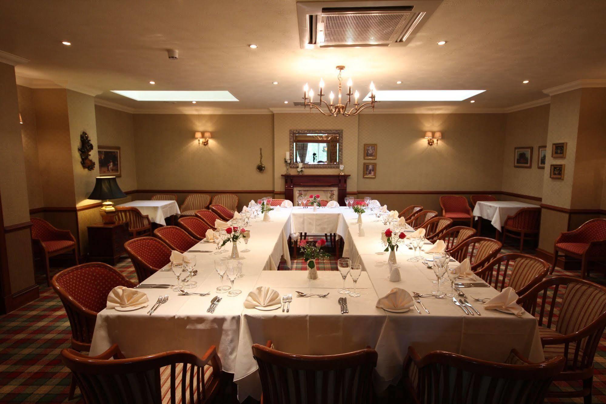 Strathburn Hotel Inverurie Exterior foto
