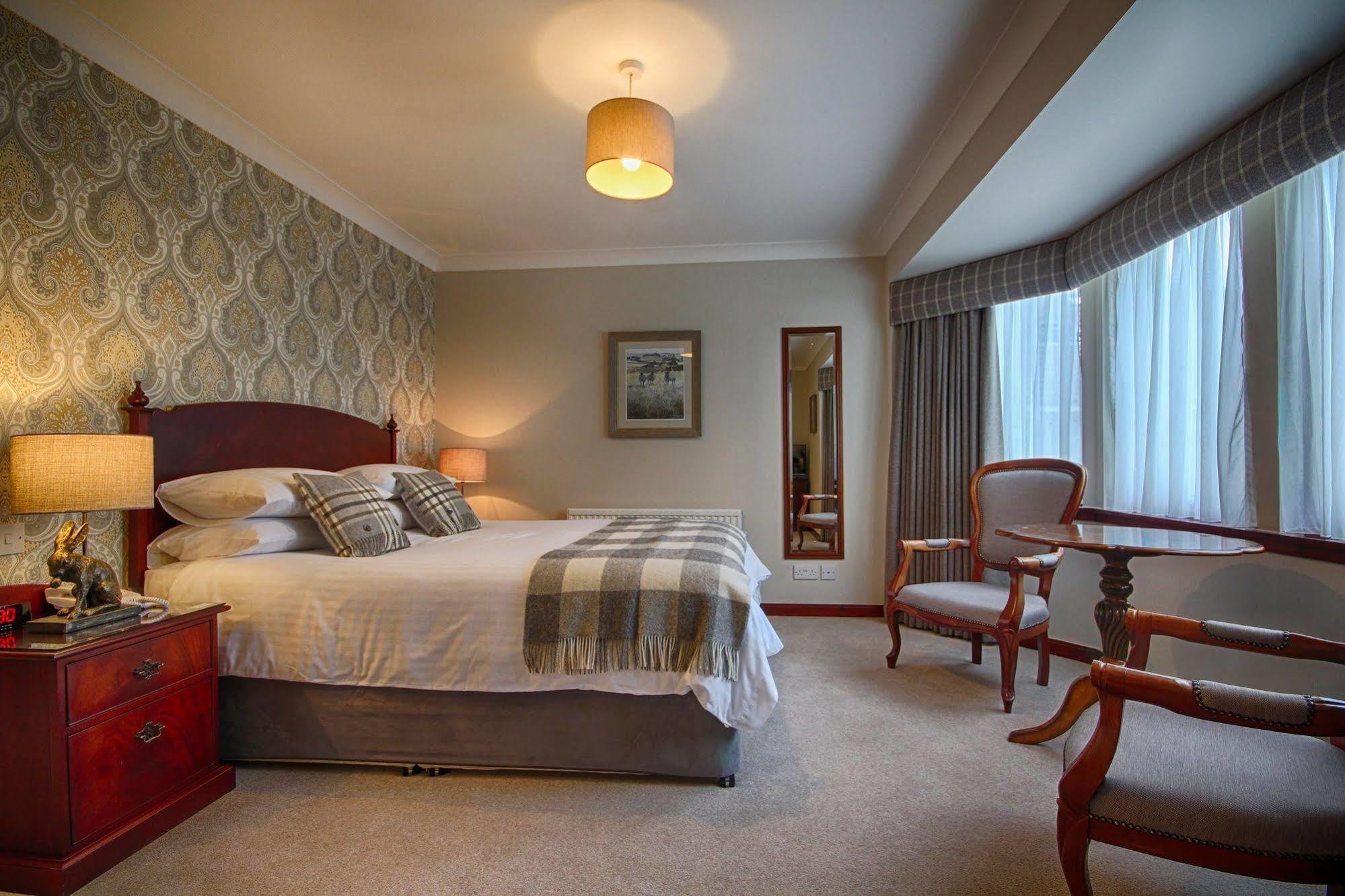 Strathburn Hotel Inverurie Exterior foto